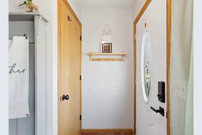 2075 N Ivy Street, North Saint Paul, MN 55109 - Photo 3