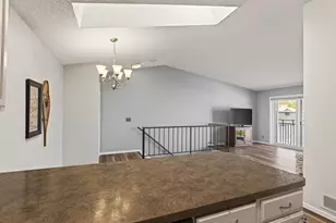 732 Parkside Dr, Vadnais Heights, MN 55127 - Photo 17