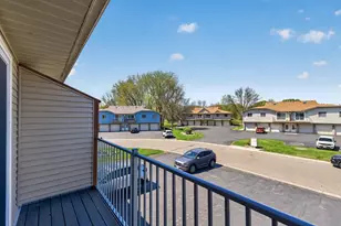 732 Parkside Dr, Vadnais Heights, MN 55127 - Photo 11