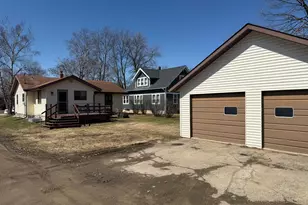 306 7th Ave NE, Roseau, MN 56751 - Photo 5