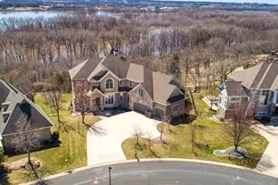 10689 Sonoma Ridge, Eden Prairie, MN 55347 - Photo 3