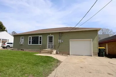 220 Adams Avenue SE, Madelia, MN 56062 - Photo 1