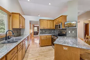 705 Leon St, Jordan, MN 55352 - Photo 11