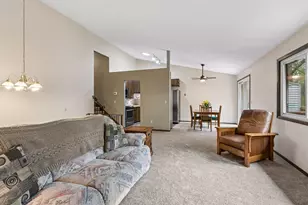 4211 Shirlee Ln N, Shoreview, MN 55126 - Photo 9