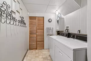 4211 Shirlee Ln N, Shoreview, MN 55126 - Photo 33