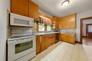 420 Main Street W, Waterville, MN 56096 - Photo 5