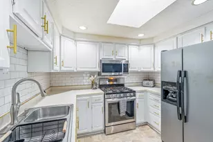 857 Rose Ave E, Saint Paul, MN 55106 - Photo 15