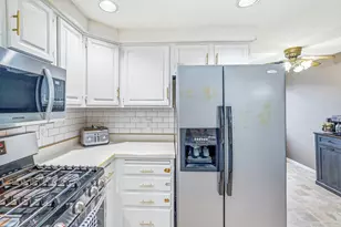 857 Rose Ave E, Saint Paul, MN 55106 - Photo 13