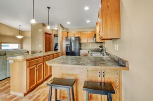 910 35th Ave S, Moorhead, MN 56560 - Photo 3