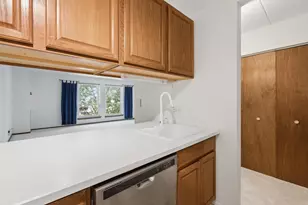 6650 Vernon Ave S, Edina, MN 55436 - Photo 7