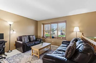 984 Ferndale St S, Maplewood, MN 55119 - Photo 5