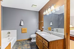 984 Ferndale St S, Maplewood, MN 55119 - Photo 17