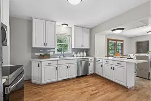1332 Orkla Dr, Golden Valley, MN 55427 - Photo 5