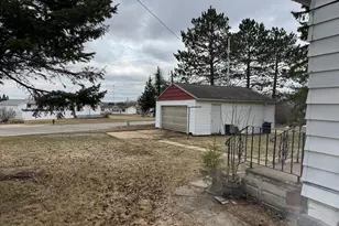 512 Memorial Dr, Buhl, MN 55713 - Photo 5