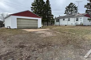 512 Memorial Dr, Buhl, MN 55713 - Photo 9
