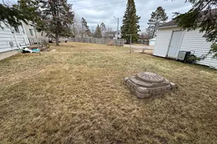 512 Memorial Dr, Buhl, MN 55713 - Photo 13