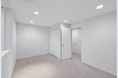 667 Aurora Avenue, Saint Paul, MN 55104 - Photo 17