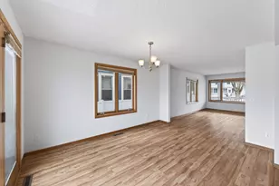 667 Aurora Ave, Saint Paul, MN 55104 - Photo 7