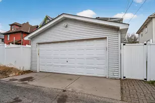 667 Aurora Ave, Saint Paul, MN 55104 - Photo 23
