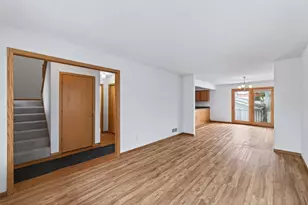 667 Aurora Ave, Saint Paul, MN 55104 - Photo 5