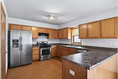 667 Aurora Avenue, Saint Paul, MN 55104 - Photo 9