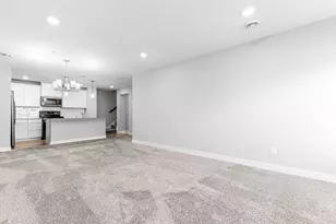8042 Abercrombie Ln, Woodbury, MN 55129 - Photo 5