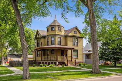 1121 4th Avenue S, Fargo,  58103 - Photo 1