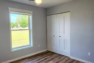 716 Washington St, Kenyon, MN 55946 - Photo 9