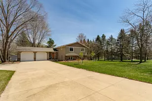 2672 Daybreak Ct SE, Rochester, MN 55904 - Photo 3