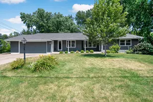 6112 Jeffrey Ln, Edina, MN 55436 - Photo 3