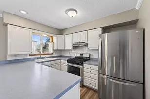6120 Valley Creek Rd, Woodbury, MN 55125 - Photo 5