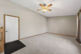 6120 Valley Creek Rd, Woodbury, MN 55125 - Photo 13