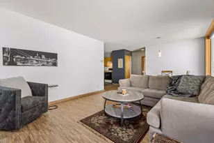 3049 Lake Shore Dr, Minneapolis, MN 55416 - Photo 7