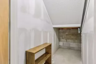 3049 Lake Shore Dr, Minneapolis, MN 55416 - Photo 21