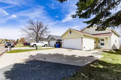 742 47 1/2 Street S, Fargo,  58103 - Photo 3