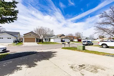 742 47 1/2 Street S, Fargo,  58103 - Photo 5