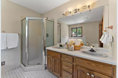2330 Overlook Circle E, Maplewood, MN 55119 - Photo 17