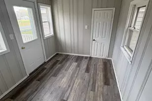 211 Clinton St, Austin, MN 55912 - Photo 3