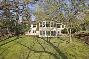2595 Vale Crest Rd, Golden Valley, MN 55422 - Photo 7