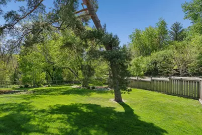 784 Hilltop Court, Mendota Heights, MN 55118 - Photo 9