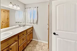 194 Shetland Ln, Lino Lakes, MN 55014 - Photo 9