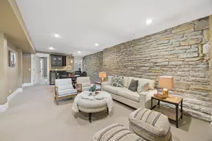 672 Summit Ave, Saint Paul, MN 55105 - Photo 23