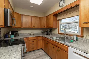 239 W Kinne St, Ellsworth, WI 54011 - Photo 5