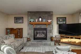 239 W Kinne St, Ellsworth, WI 54011 - Photo 11