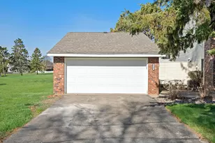 9307 73rd St S, Cottage Grove, MN 55016 - Photo 9