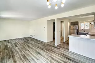 607 E Burnsville Pkwy, Burnsville, MN 55337 - Photo 1