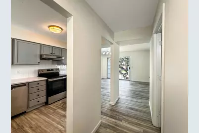 607 E Burnsville Parkway #13, Burnsville, MN 55337 - Photo 5