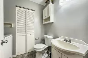 607 E Burnsville Pkwy, Burnsville, MN 55337 - Photo 5