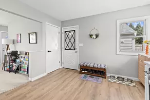 2420 Hazelwood St, Maplewood, MN 55109 - Photo 11