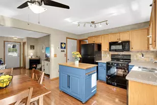 2755 Ranchview Ln N, Plymouth, MN 55447 - Photo 9